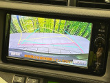 【バックカメラ】駐車時に後方がリアルタイム映像で確認できます。大型商業施設や立体駐車場での駐車時や、夜間のバック時に大活躍!運転スキルに関わらず、今や必須となった装備のひとつです!