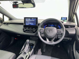 運転席まわりです。 各操作スイッチは使いやすい位置に配置されてます。