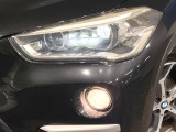 ●LEDヘッドライト:夜間走行時も良好な視界を確保し安心して運転できる高輝度LEDヘッドライトを装備!点灯速度が早く、消費電力も抑えられています。