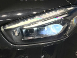 ●LEDヘッドライト:夜間走行時も良好な視界を確保し安心して運転できる高輝度LEDヘッドライトを装備!点灯速度が早く、消費電力も抑えられています。