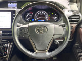 【純正革巻きステアリング】上質な革を使用することで、手にしっかり馴染みとても運転しやすいハンドルです♪