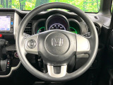 インテリアに合わせたデザインのステアリングは、運転される方のことも考え、運転しやすい形状、大きさです。是非一度、実際に触ってお確かめください。