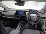 オシャレなインテリアで運転する気分も盛り上がりますよね^^