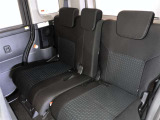 ゆとりある広々とした車内空間は、ドライブを始め買い物やレジャーなど、幅広く活躍します。一人でもみんなとでもお出かけを楽しみましょう!