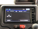 Bluetooth(ブルートゥース)接続機能付き。スマートフォンなどからお気に入りの音楽をワイヤレス再生できます。ドライブがさらに楽しくなりますね。