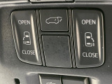 【両側パワースライドドア】スマートキーや運転席のスイッチで後席両側スライドドアの開閉が可能♪電動だから力を入れてドアを開ける必要が無く、小さなお子様でも簡単に開け閉めでき快適です♪