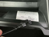 USBケーブルを装着しております、スマートフォンを充電しながら音楽再生OKです