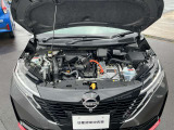 e-POWERはエンジンを発電専用にしてエンジンの作動時間を短縮。さらに、ごくわずかな減速でも回生エネルギーがとれるよう設定して、あらゆる走りのシーンで優れた燃費性能を発揮します。