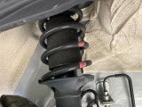 お車を安心してお乗りいただく為には、足回りの定期点検が欠かせません。サービスサポート(有償保証)では無料点検もご提供しており、安心のカーライフをお過ごしいただけるサポート体制が整っています。