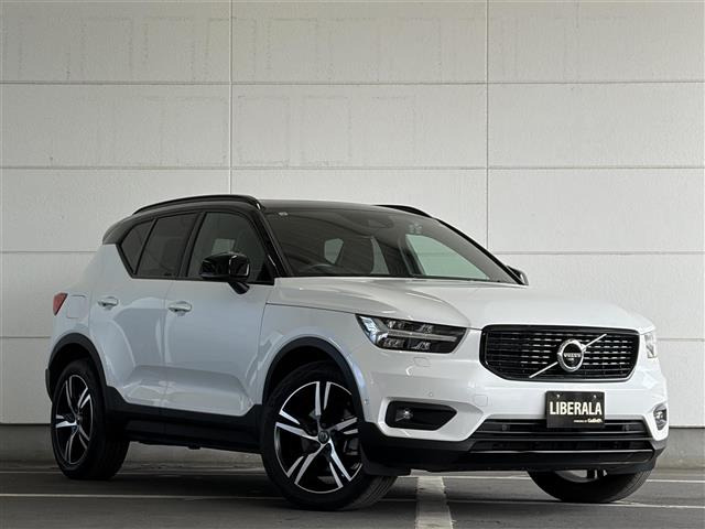 XC40 B4 AWD Rデザイン 4WD 本革シート