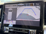 【パノラミックビューモニター】専用のカメラにより、上から見下ろしたような視点で360度クルマの周囲を確認することができます☆縦列駐車や幅寄せ時に活躍してくれます♪