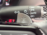 ★パドルシフト★ ハンドルにある『+』と『-』のレバーを指先で操ることで、マニュアル車感覚のシフトチェンジが楽しめるパドルシフトです☆
