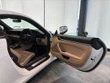3リッター水平対向6気筒 24バルブ ツインターボ 385PS/6,500rpm 45.9kgfm/1,950~5,000rpm 8速PDK 245/35ZR20 305/30ZR21 Carrera Classic whee