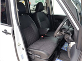 お車選びをお楽しみ頂けるよう、在庫車の展示スペースを十分に確保しております。