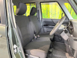 運転席シート廻りは使用感も少なく、良好な状態となっています。前オーナー様が丁寧に使っていたことがよくわかりますね。