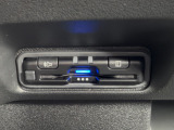有料道路をキャッシュレスで通行できるETC車載器付きです。運転席足元に設置されています☆