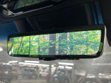 【デジタルインナーミラー】後席の大きな荷物や同乗者で後方が確認しづらい時でも安心!カメラが撮影した車両後方の映像をルームミラー内に表示。クリアな視界で状況の確認が可能です!
