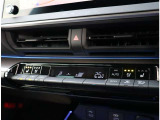 『1台』のお車に対して、3名体制で日々議論を重ね仕入れを行っております。