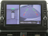 純正9インチメモリーナビです。 全周囲カメラで、クルマを上空から見下ろしているかのような映像を映し出します。周囲の状況がひと目でわかります!