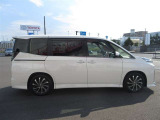 両側パワースライドドア付きだから、狭い駐車スペースなどでの 乗り降りラクラク!