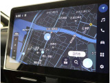 純正ナビを装備。タッチパネル式で使いやすく、お出かけもラクラクです。
