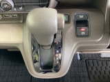 発進時から滑らかに加速する無段階変速のCVTはストップ&ゴーの多い街の中も快適です
