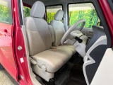ドライバーによって運転しやすいポジションは異なり、あの車はどうなのか不安なこともありますよね。気になるお車は店頭で乗り込んでご確認いただけます♪