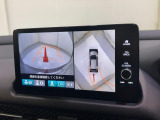 【マルチカメラ】前後左右に付いたカメラ映像をもとに、車を上空から見下ろしたように表示!狭い駐車場での車庫入れや道でのすれ違い時も安心です