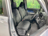 運転席シート廻りは使用感も少なく、良好な状態となっています。前オーナー様が丁寧に使っていたことがよくわかりますね。