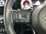 【ステアリングスイッチ】運転中に前方から目線をそらすことなくオーディオ等の操作が可能な便利機能!安心&快適なドライブを演出してくれます。