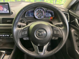 【純正革巻きステアリング】上質な革を使用することで、手にしっかり馴染みとても運転しやすいハンドルです♪