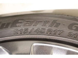 215/45R17    装着タイヤサイズです。 夏タイヤもスタッドレスタイヤの事も、トヨタモビリティ石川にご相談くださいませ