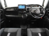 ◆インテリアパネル◆視界広々で非常に運転しやすくロングドライブでも疲れを感じさせないすっきりとまとまったインパネ周りです。