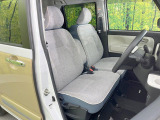 運転席シート廻りは使用感も少なく、良好な状態となっています。丁寧に使われていたことがよくわかりますね。