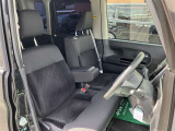 見通しのよいすっきりとした視界で、誰でも運転しやすいです。運転のしやすさは疲れにくさにも繋がりますよ♪