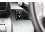 機能性溢れる運転席まわり。使いやすいスイッチ類の配置で運転中のストレスを軽減し楽しくドライブできますよ。