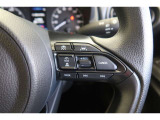 【レーダークルーズコントロール】アクセルペダルを踏まなくても、車間制御モードでは、先行車の車速変化に合わせた追従走行を行い、自動的に加速・減速・停止をします。