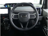 ステアリングスイッチ装備:オーディオなど様々な操作をステアリングから手を離さずに、操作を行うことができ、運転に集中できます。