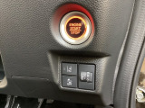 ハンドルの右側にはヘットライトリベライザーとHondaセンシング用のレーンキープアシストシステムなどがついています。ヘッドライトリベライザーは道路状況や積荷の加重に応じてライトの高さを調節できます。