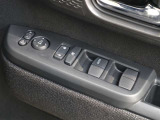 パワーウインドウを装備しております!後席ウインドゥの閉め忘れも運転席で解決できます♪