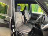 運転席シート廻りは使用感も少なく、良好な状態となっています。丁寧に使われていたことがよくわかりますね。
