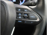 【レーダークルーズコントロール】車速に応じた車間距離を保ちながら、追従走行を支援します。