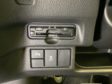 Hondaセンシング用の、VSA(ABS+TCS+横滑り抑制)解除スイッチなどはハンドルの左側に装備しています。その上にETCがついています。高速道路の料金所の通過も楽々です。