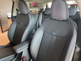 MINIのシートは体を包み込むようなデザインになっているので長時間運転しても疲れにくい設計です。