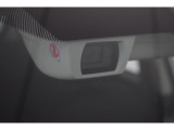 2つのカメラで前方の障害物を自動で認識。走行車線逸脱警告も。その 多数機能が御座います。詳細は当店スタッフまで。