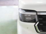 LEDヘッドライトは、点灯の瞬間から光量を発揮し、突然暗くなるトンネルなどでの安定感を高めます。