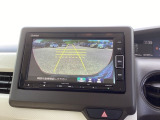 バックモニター付きで、車庫入れやバック時の後方確認をサポート。