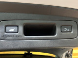 【パワーバックドア】スマートキーや運転席のボタンを押すだけでリアゲートが自動で開閉します!荷物を持っている時や、高い位置にあるバックドアを閉める際に便利な機能です♪