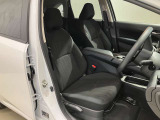 【運転席・助手席転席】運転席の足もともゆったりで長距離ドライブでも快適に★