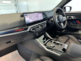 ABS:急ブレーキの車輪ロックを防止。車の安定性と操縦性を確保!